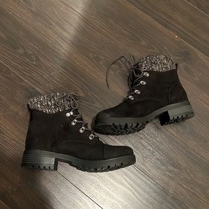 ❌SOLD❌ Universal thread combat boots